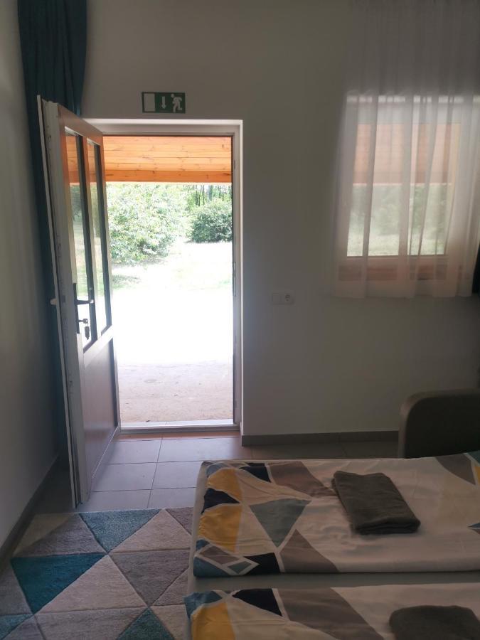 Ferienwohnung Podlovics Tanya Panzio Kemecse Exterior foto